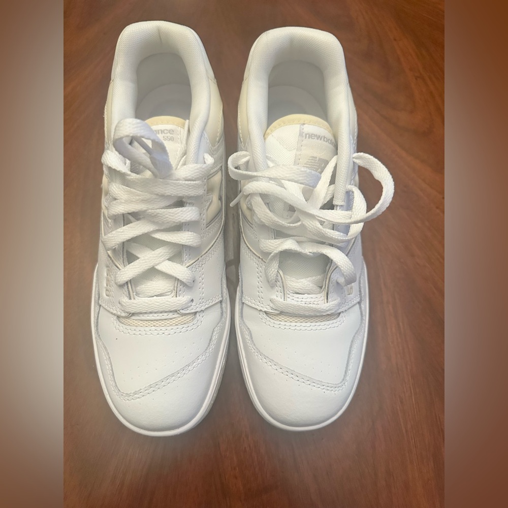 Iconic New Balance 550 White Beige Sneakers - Picture 7 of 7